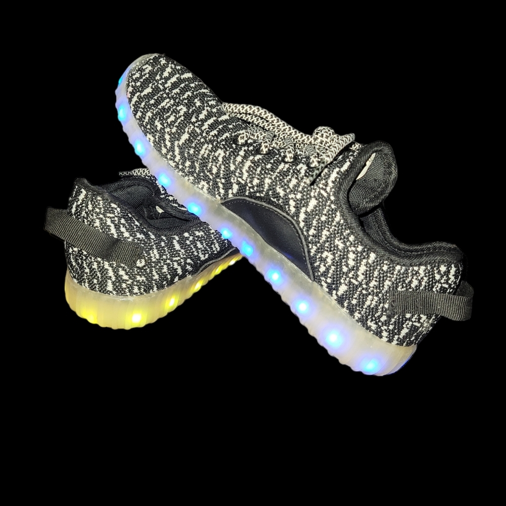 Knit Sneakers Athletic Tennis Shoeswith LED lights sz 38 or 7